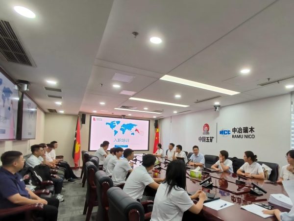 2 人力资源部做入职培训和安全保密教育